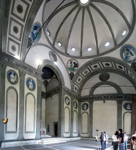 <p>Filippo Brunelleschi. <em>Cappella Pazzi.</em> 1430 ca. Veduta dell'interno. Firenze. Foto di Gryffindor</p>
