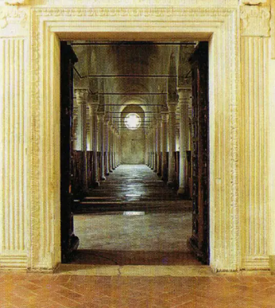 Portale d'accesso alla Biblioteca Malatestiana. 1447 Cesena