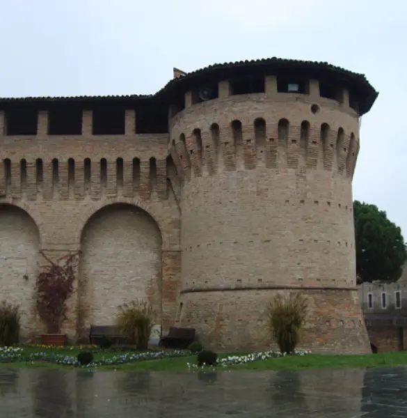 Rocca Albornoziana. 1360-61. Part. di un torrione angolare. Forlimpopoli