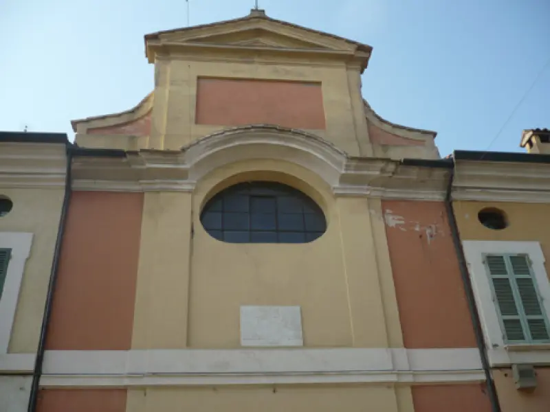Chiesa del Suffragio. 17171722. Part. della facciata. Cervia
