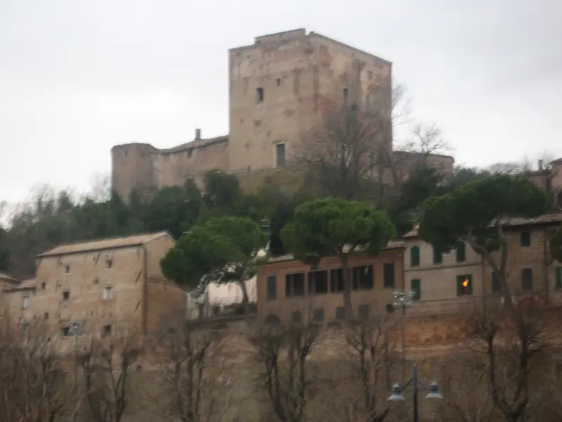 Veduta della rocca di Santarcangelo.