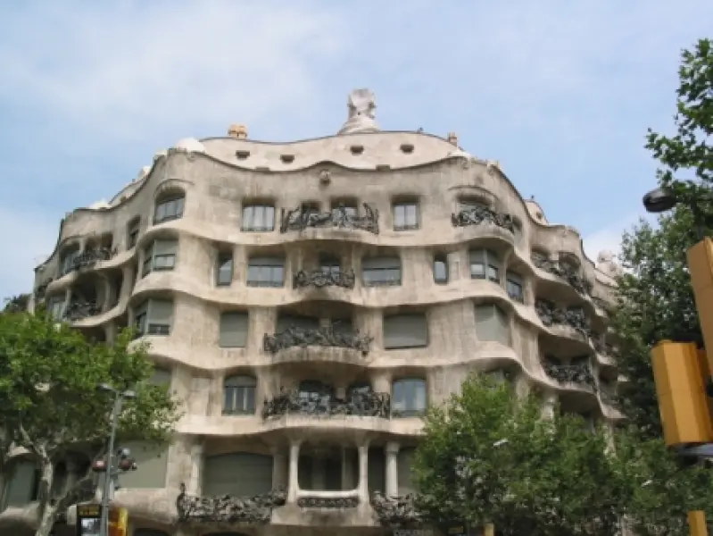 Antoni Gaudì. Casa Milà, La Pedrera. 1905-10. Barcellona.