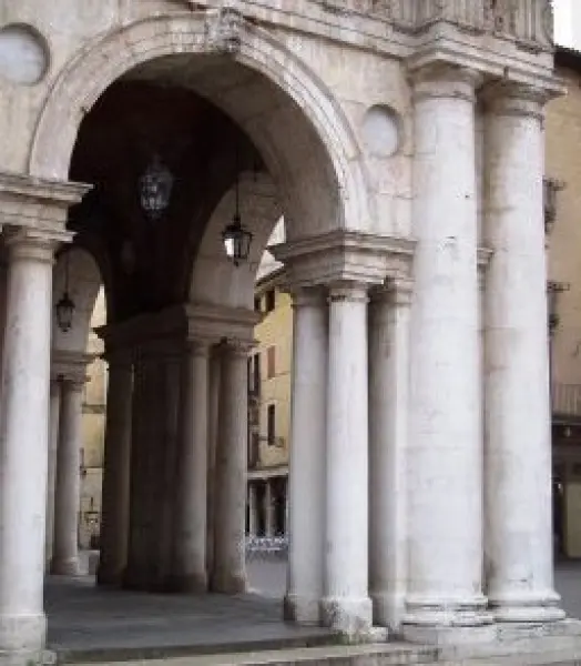 Andrea Palladio. Basilica. Iniziata nel 1549. Part. del portico. Vicenza.