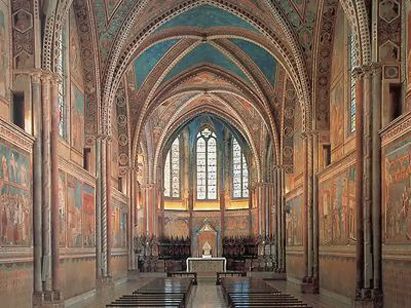 interno della Basilica Superiore di San Francesco. Assisi