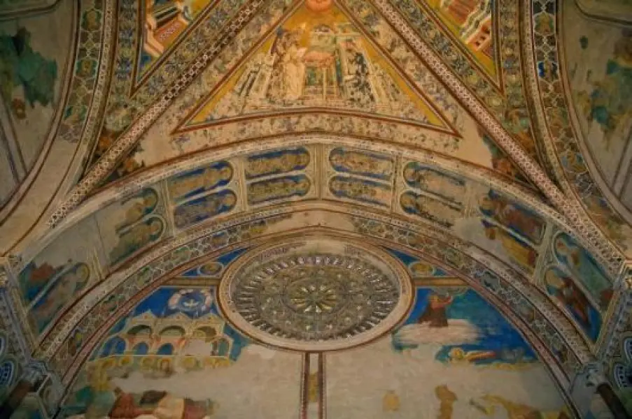 interno della Basilica Superiore di San Francesco. Veduta degli affreschi di Cimabue dopo il restauro. Assisi