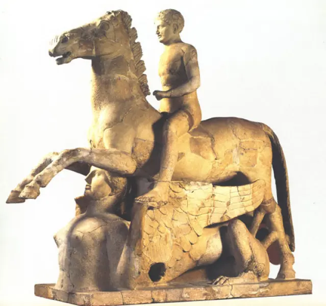 Acroterio in argilla, raffigurante un Dioscuro a cavallo su sfinge. Dal tempio di Zeus di Locri, fine V secolo a.C. circa. cm. 140. Reggio Calabria. Museo Nazionale. Contrada Marafioti