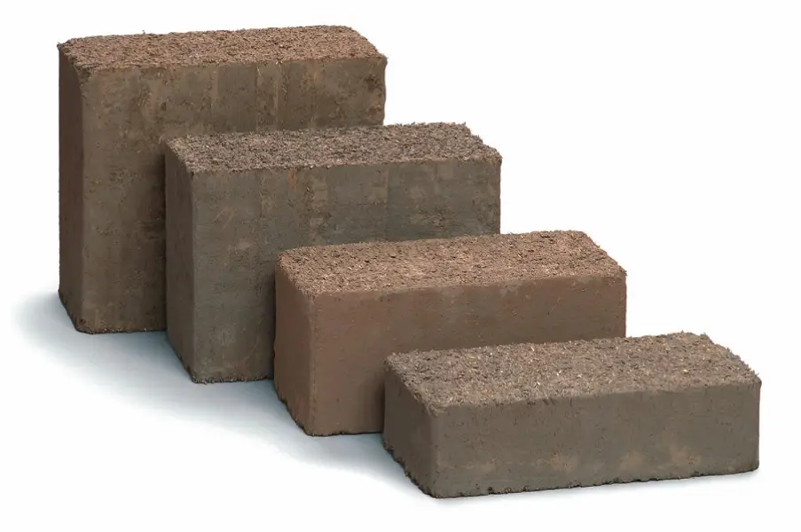 Alcuni blocchi di argilla in diversi formati.