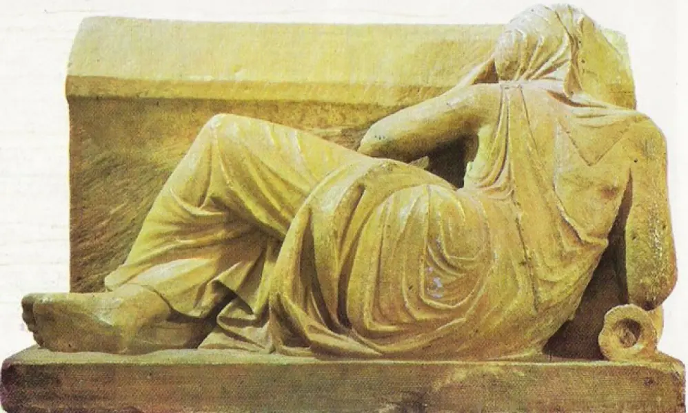 Arnolfo di Cambio. Fontana degli assetati. Giovane assetata. 1281. Marmo. Perugia. Galleria Nazionale dell'Umbria.