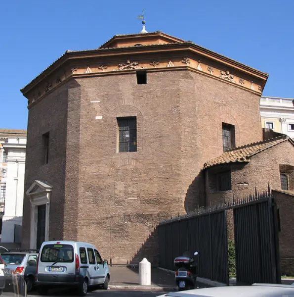 Battistero di San Giovanni in Fonte, Laterano. IV sec. Esterno.  Roma.