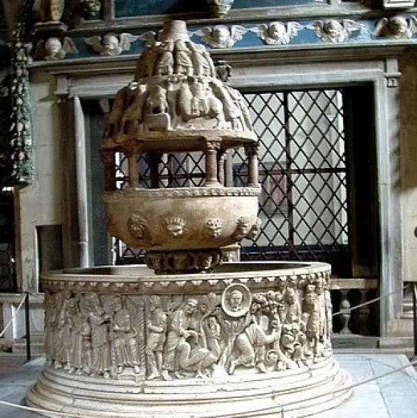 Fontana lustrale. Sec. XII. Marmo. Lucca, San Frediano