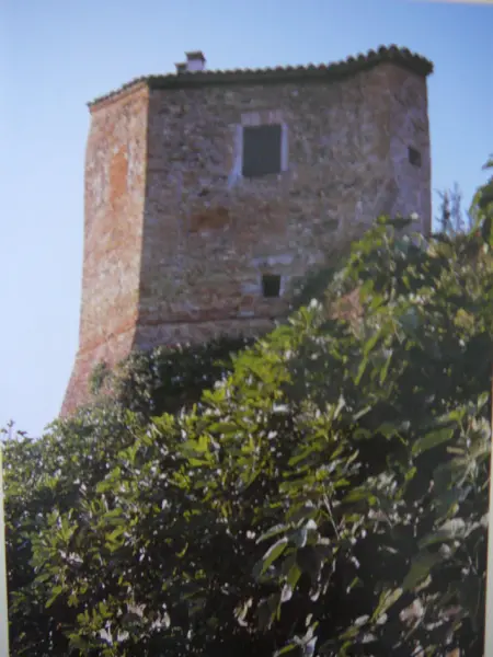 Bastione medievale della doppia cinta muraria.