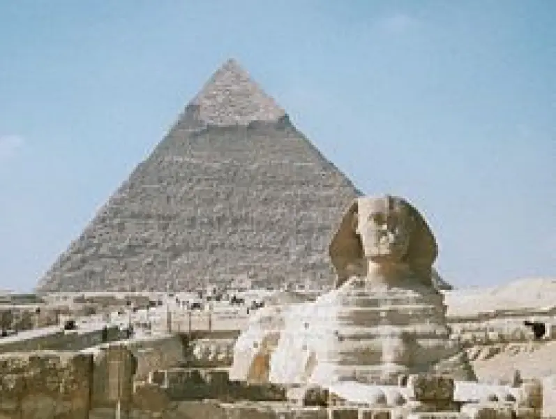 La sfinge di Giza e la piramide di Chefren