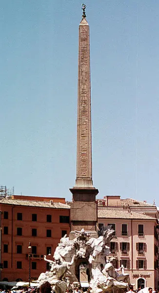 Gianlorenzo Bernini. Fontana dei Quattro Fiumi. 1648-1651. Travertino. Roma, piazza Navona