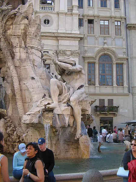 Gianlorenzo Bernini. Fontana dei Quattro Fiumi. 1648-1651. Part. del Nilo. Travertino. Roma, piazza Navona