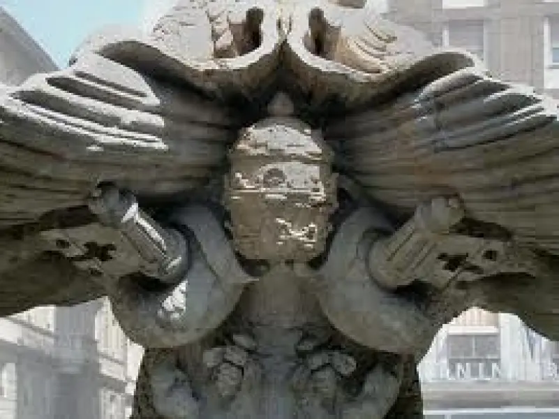 Gianlorenzo Bernini. Fontana del Tritone. Dett. 1642-43 Travertino. Roma, piazza Barberini.