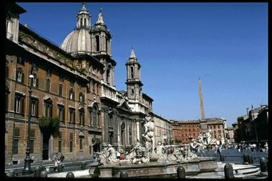 Piazza Navona a Roma. Veduta della Fontana del Moro e della Fontana dei Fiumi di Gianlorenzo Bernini