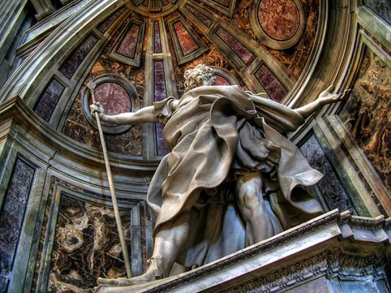 Gianlorenzo Bernini. San Longino. Veduta dall'interno della nicchia. 1628-38. Marmo. Roma, Basilica di San Pietro.