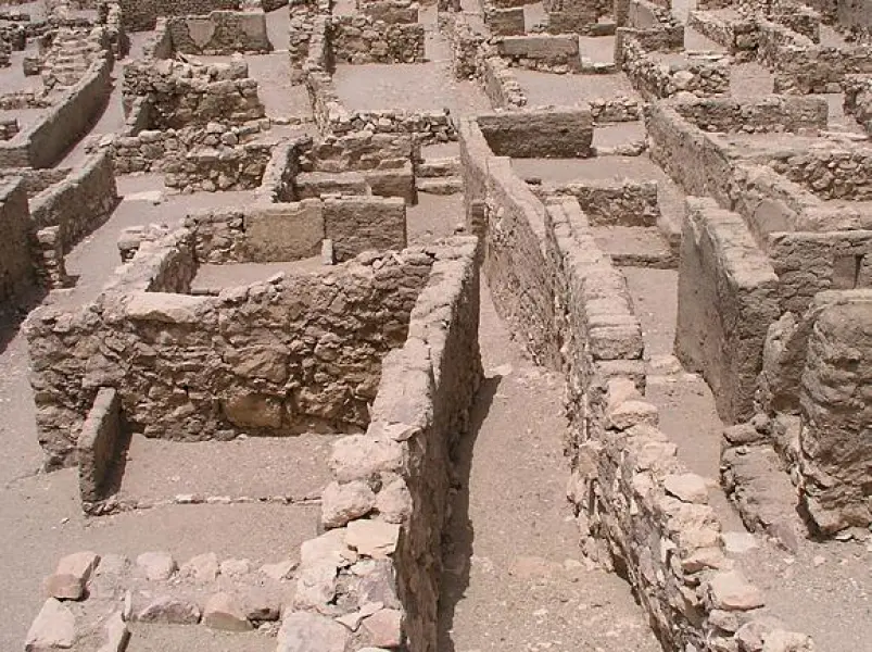 Villaggio di Deir el-Medina. Via secondaria e abitazioni. Vakle delle Regine, Luxor, Egitto