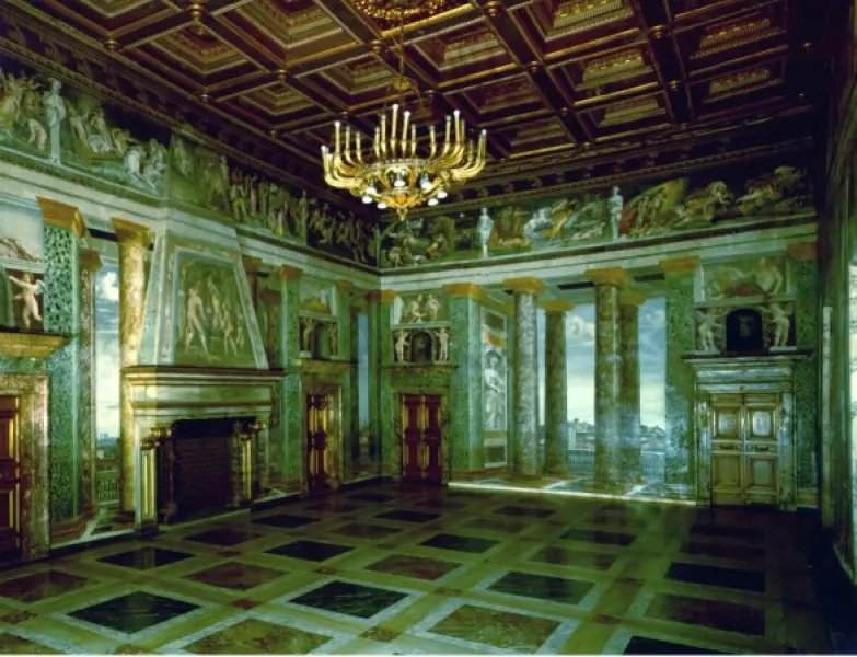 Baldassarre Peruzzi e Sebastiano del Piombo. Sala delle Prospettive. Affreschi. Villa Farnesina. Roma.