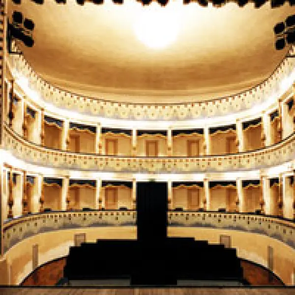 Teatro Comunale di Cesenatico. Veduta dell'interno verso i palchi