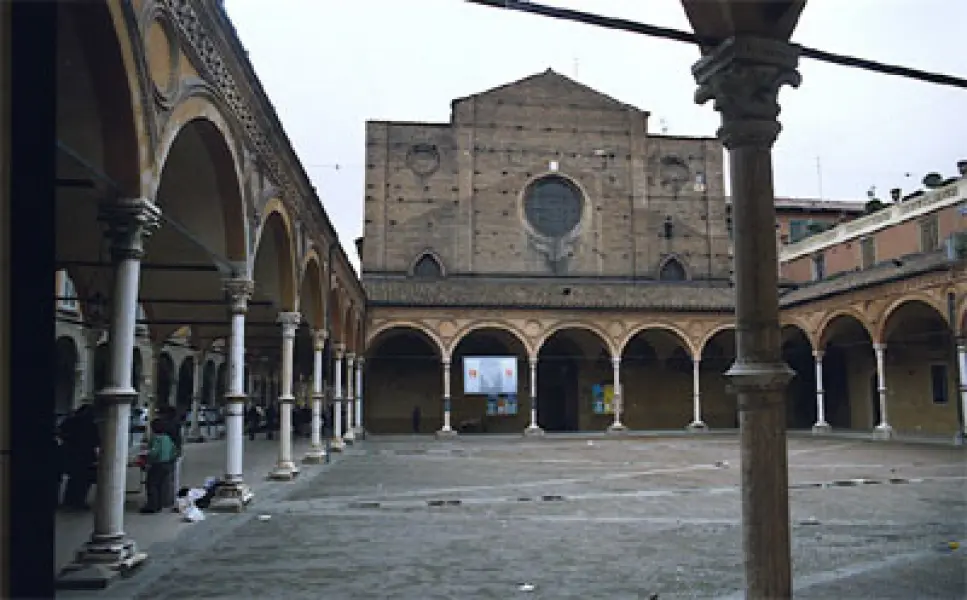 <p>Facciata e quadriportico di Santa Maria dei Servi. XIV e XVI sec. Bologna </p>