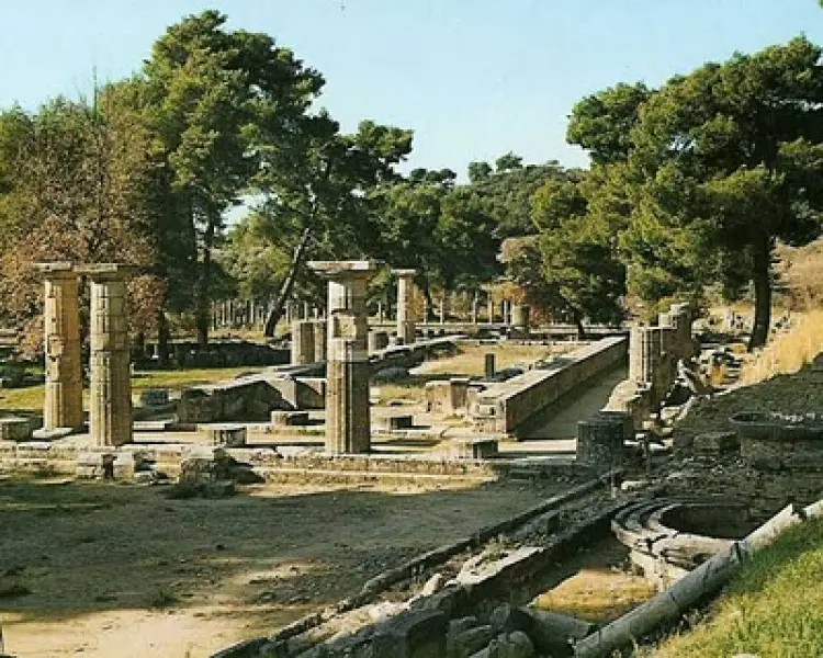 <p>Resti del Santuario di Olimpia VII-V sec. a. C. Olimpia, Grecia.</p>