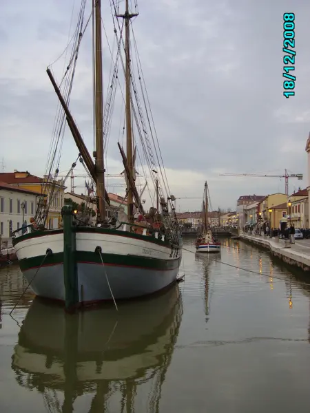 <p>Veduta del porto-canale di Cesenatico</p>