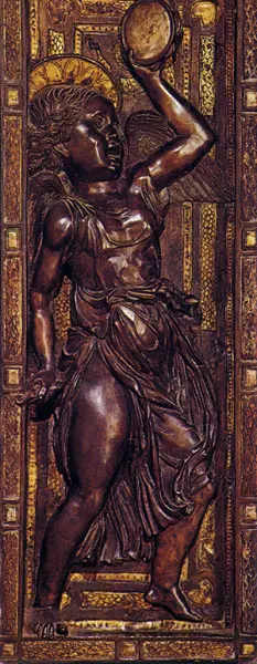 <p>Donatello. Angelo con tamburello. Bronzo dorato. Altare del Santo. 1450. Padova,  Basilica di Sant'Antonio.</p>