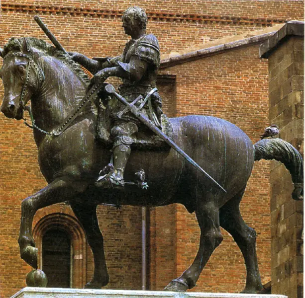 <p>Donatello. Monumento equestre al Gattamelata. 1447-53. Bronzo. Padova, Basilica di Sant'Antonio</p>