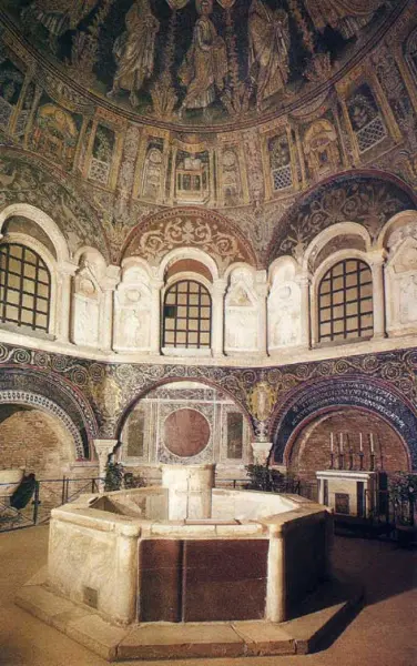 Battistero degli Ortodossi a Ravenna. Interno