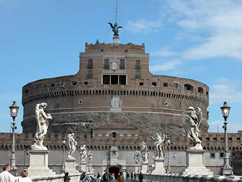 <p>Castel Sant'angelo. Veduta da Ponte Sant'Angelo. Roma.</p>