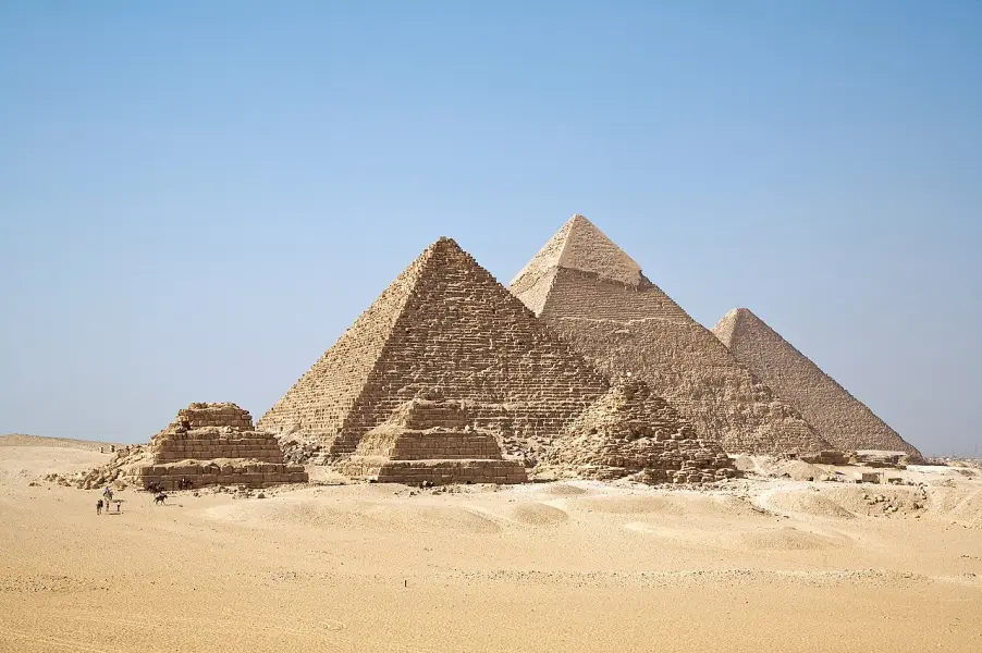 <p>Le piramidi di El Giza. Antico Regno. Foto di Ricardo Liberato</p>

<p> </p>
