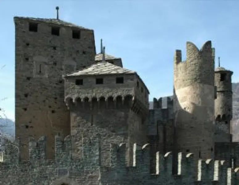 <p><em>Castello di Fénis</em> ad Aosta</p>
